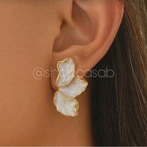 5⭐️CASA B| Gia Dainty Marbled Ivory Resin Golden Trim Petal statement Earrings